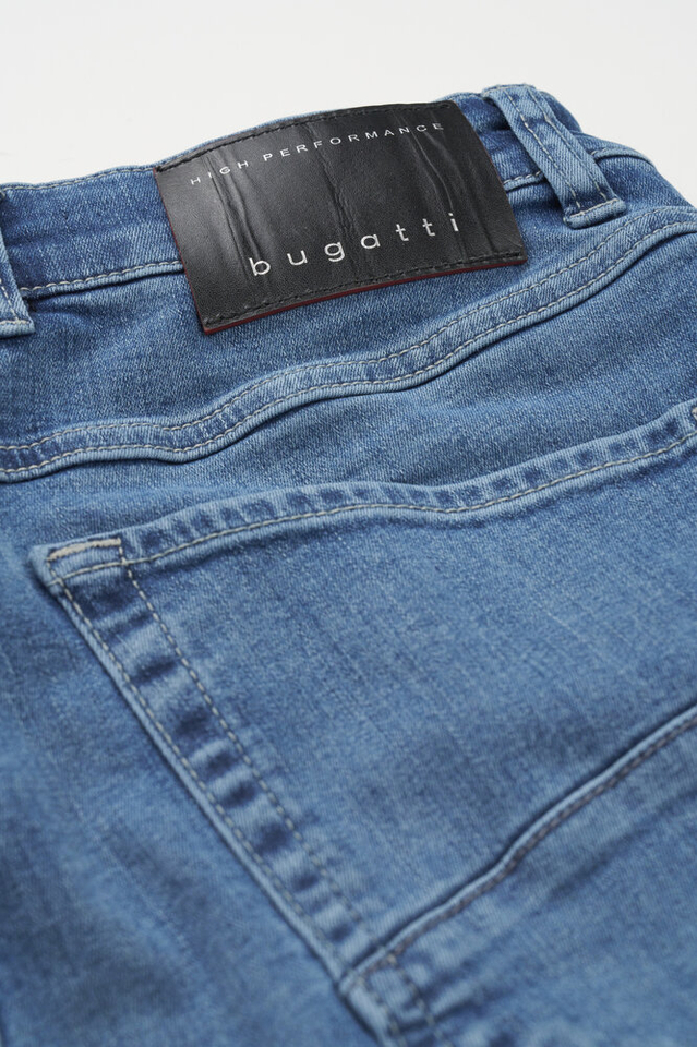 Lichtblauwe jeans Bugatti 