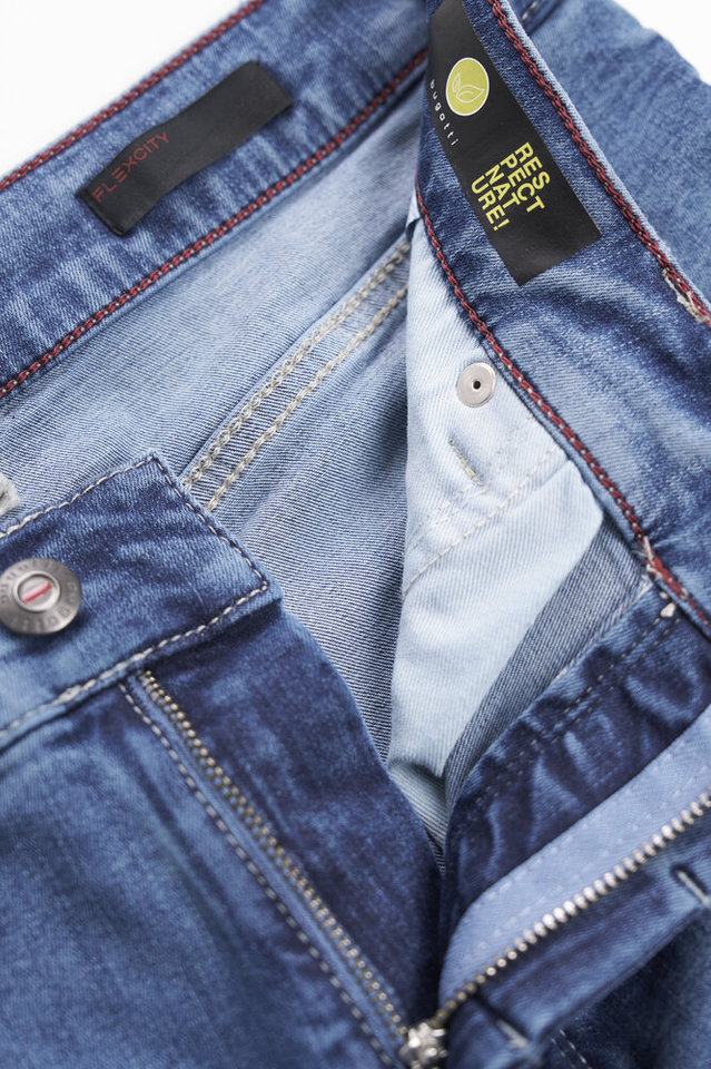 Lichtblauwe jeans Bugatti 