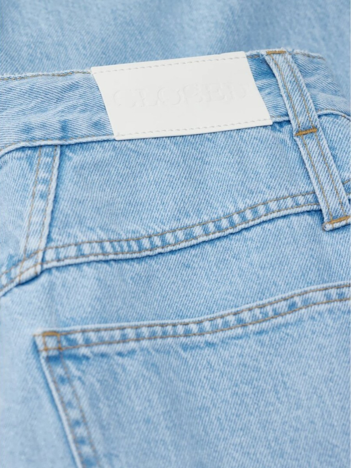 Lichtblauwe wide leg jeans met riem Closed 