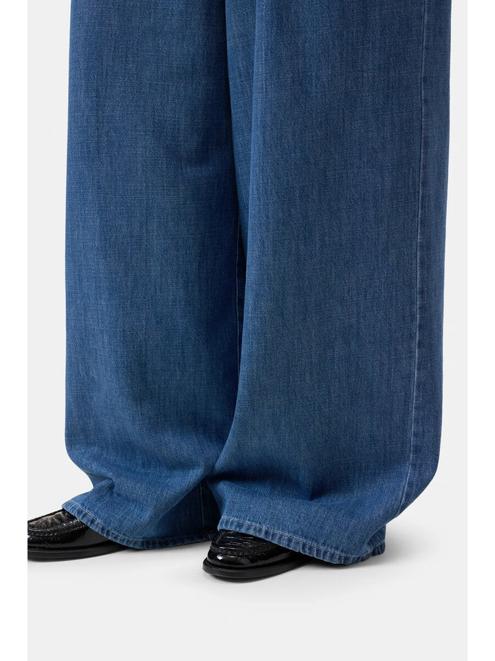 Blauwe loose fit jeans met bandplooi Closed