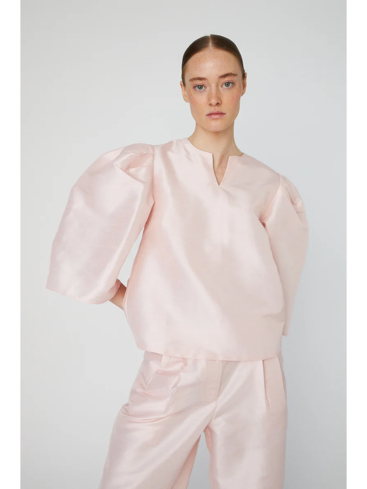 Roze bloes met pofmouwen Stella Nova