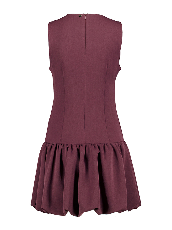 Bordeaux kleed met sierlijk detail onderaan Rinascimento