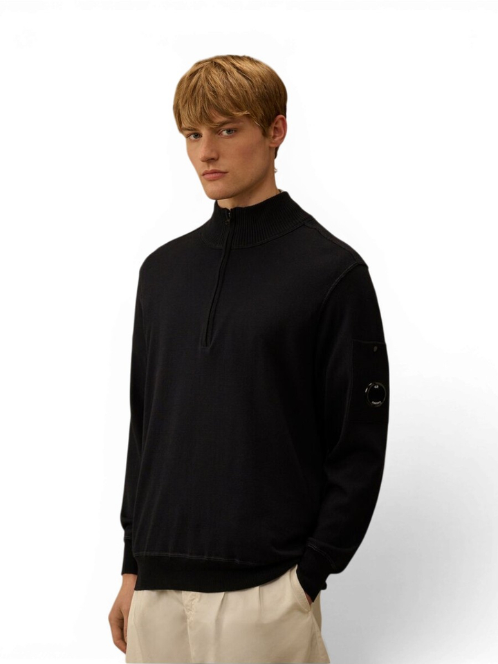 Blauwe trui met rits en zakje op mouw CP Company