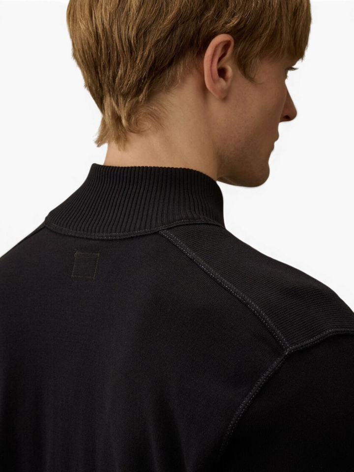 Blauwe trui met rits en zakje op mouw CP Company