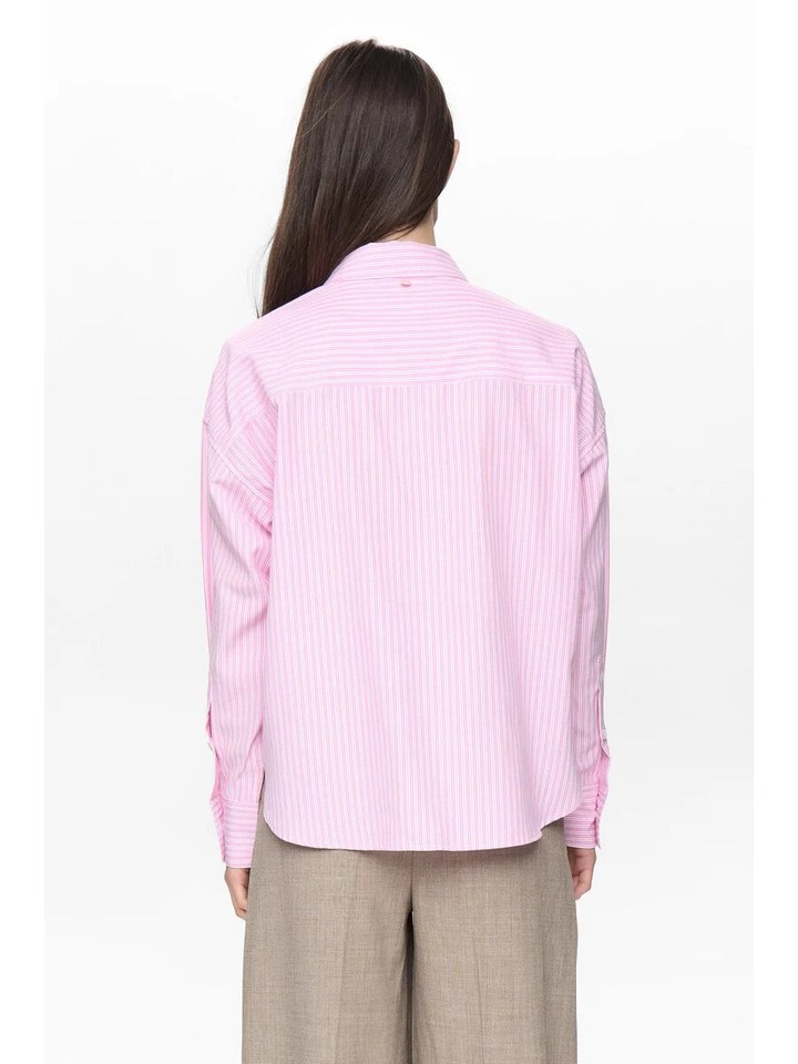 Roze gestreepte bloes met kant detail Nuvalerie Numph 
