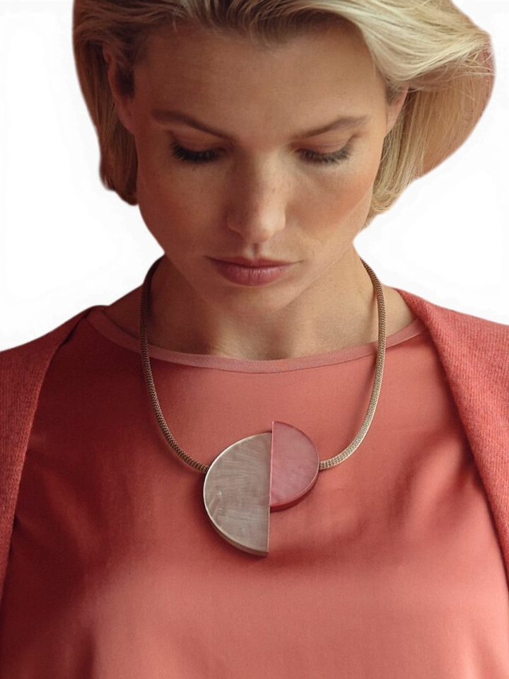 Roze ketting Amulet Furore 