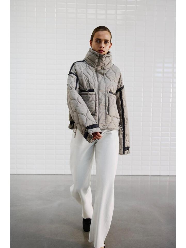 Grijze jas kort met opstik zakken Alba Withblack 