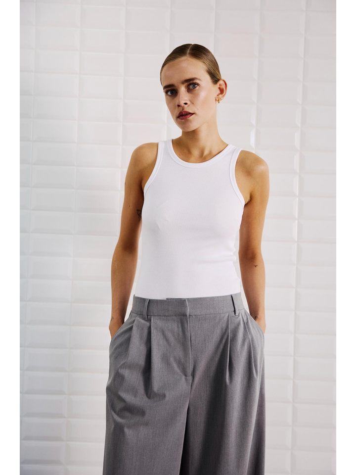 Witte klassieke top Dordi Tank Withblack