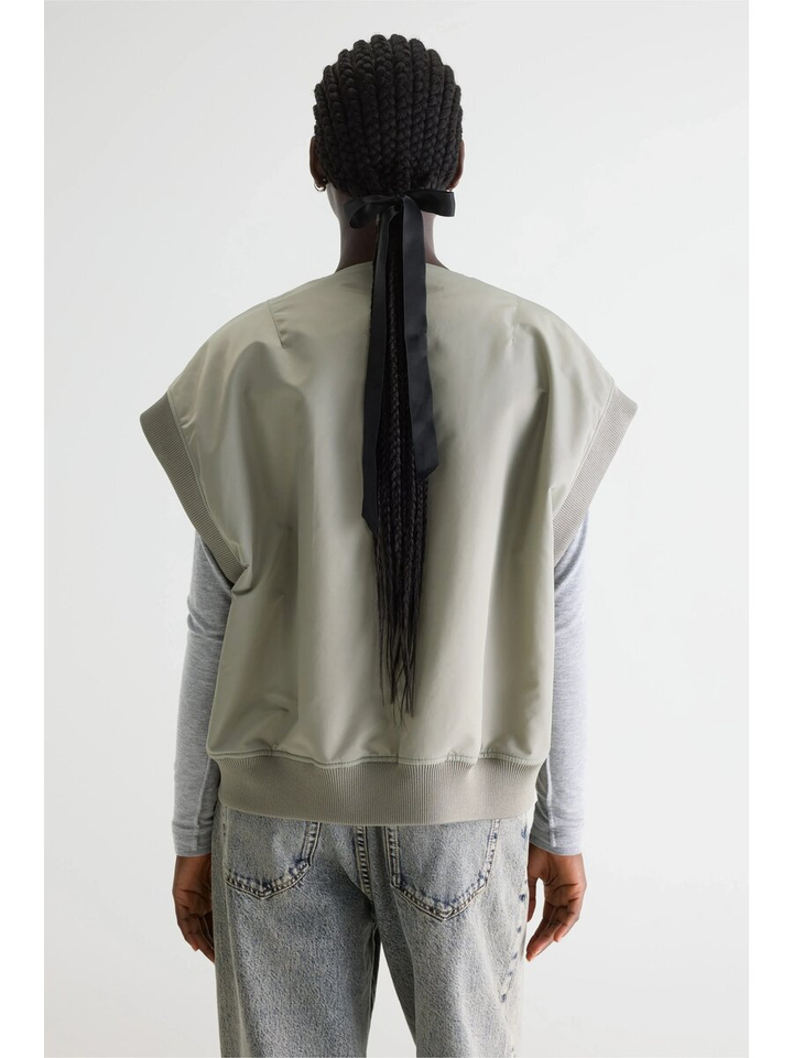 Groene jas zonder mouwen Hiroki Bellerose