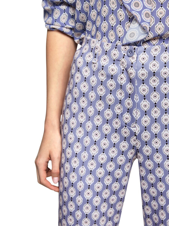 Paarse broek met elastiek en split onderaan