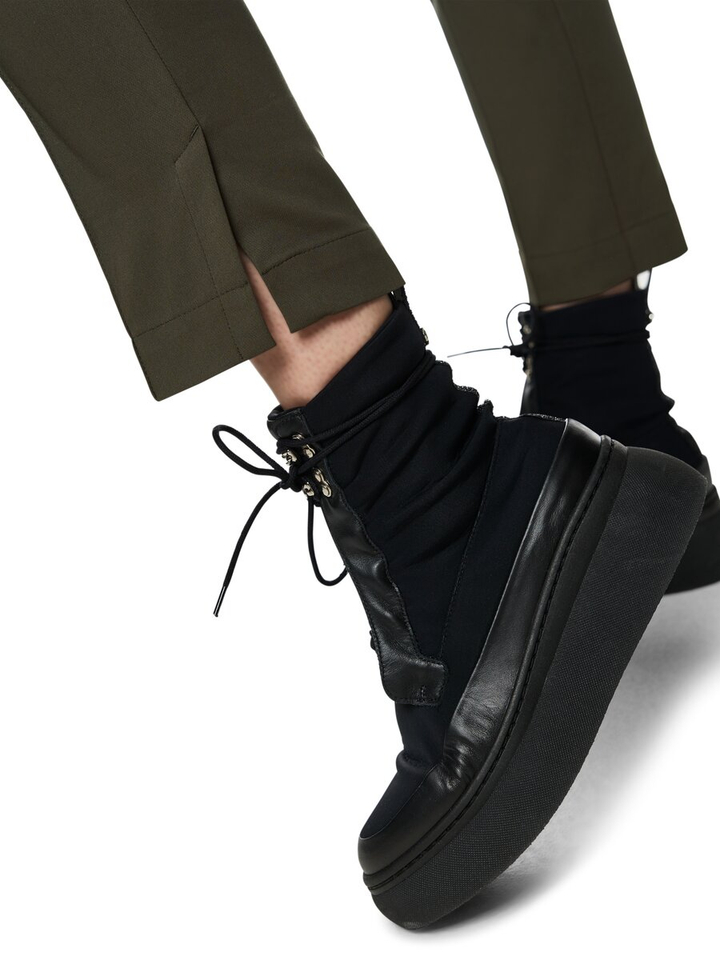 Kaki groene aansluitende broek met elastiek Marccain Sport