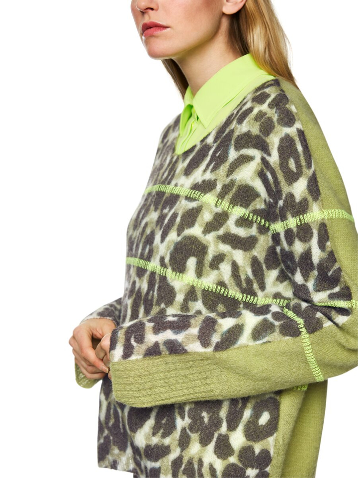 Groene trui met alpaca wol in dierenprint Marccain Sports