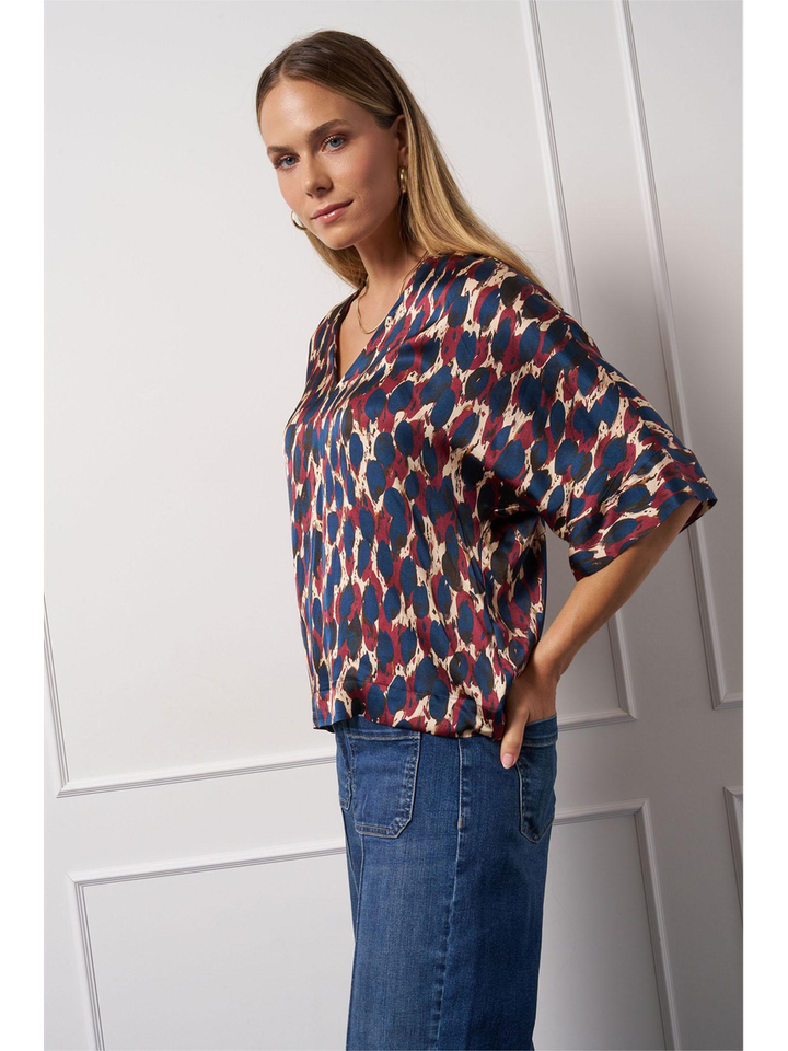 Blouse met multi-color print Madison Animal top Studio Anneloes 