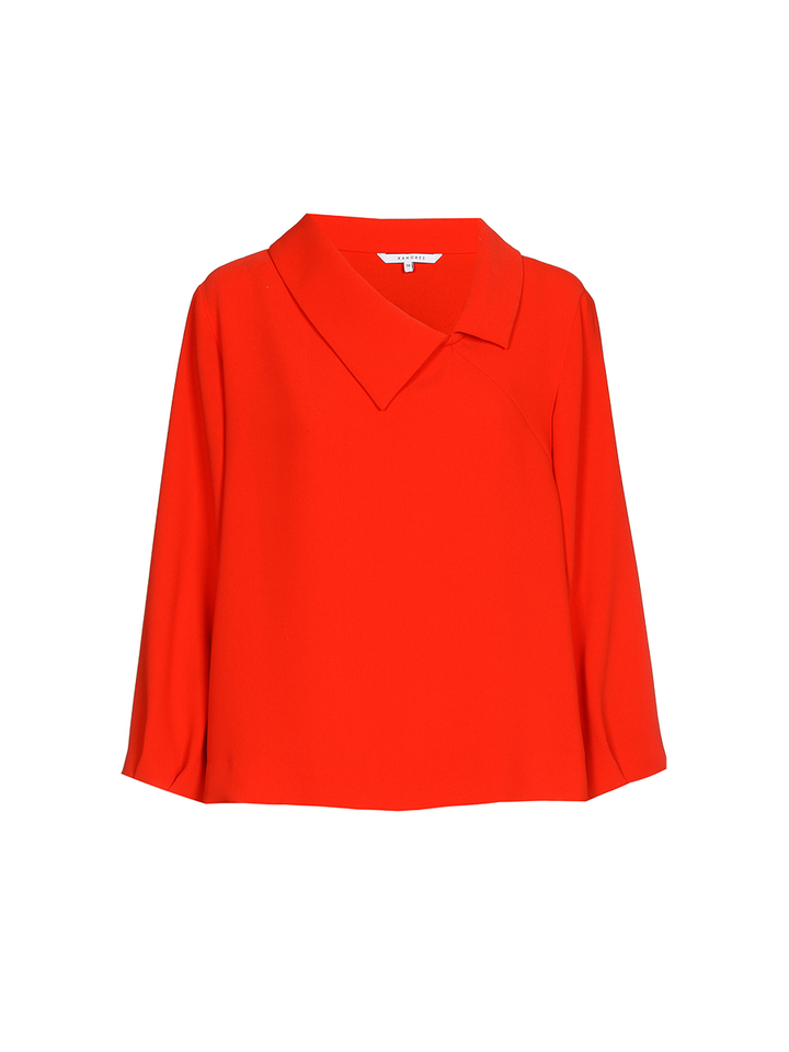 Rode blouse met asymmetrische kraag Holkje Xandres 
