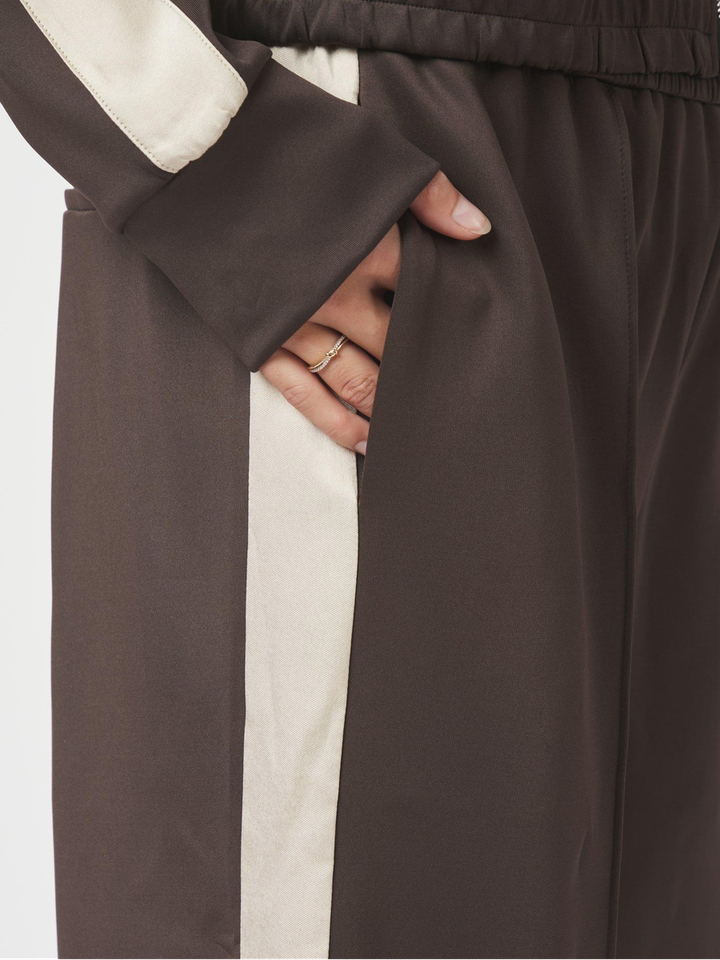 Bruine broek met beige streep Puggy Neo Noir