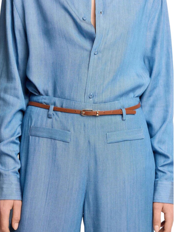 Lichtblauwe soepelvallende broek met hoge taille en fijne riem Metel Kocca