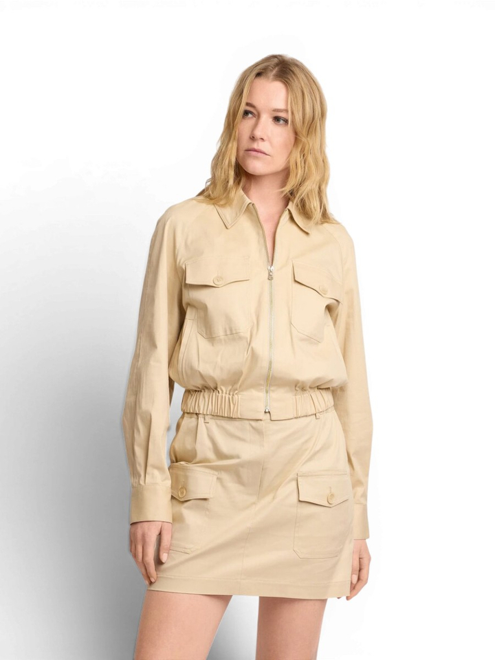 Beige korte jas met opgestikt zakken Narcin Kocca