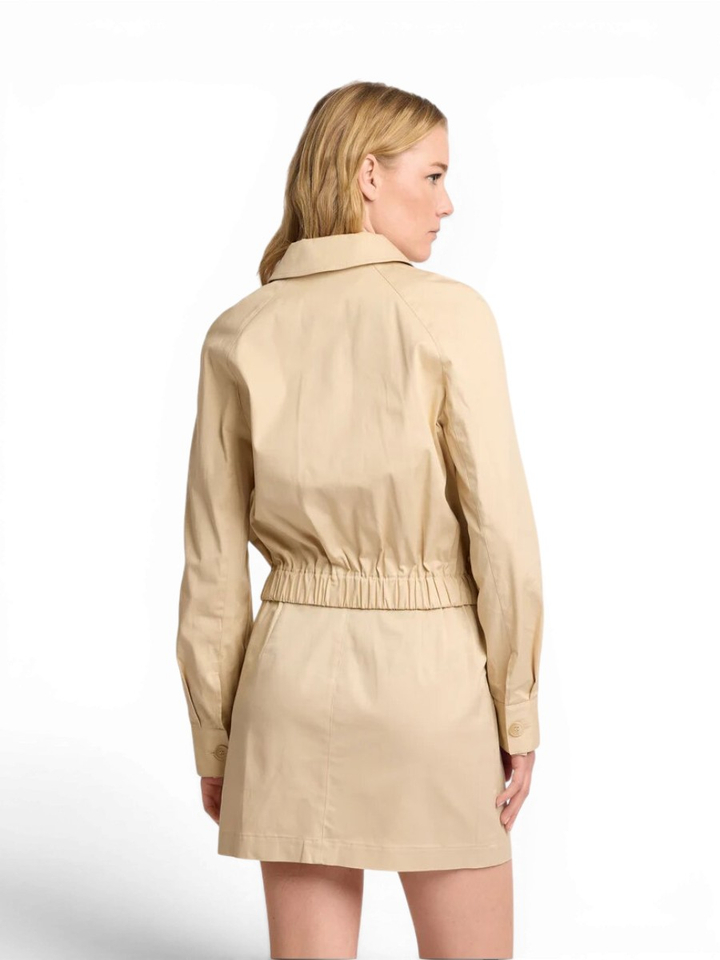 Beige korte jas met opgestikt zakken Narcin Kocca