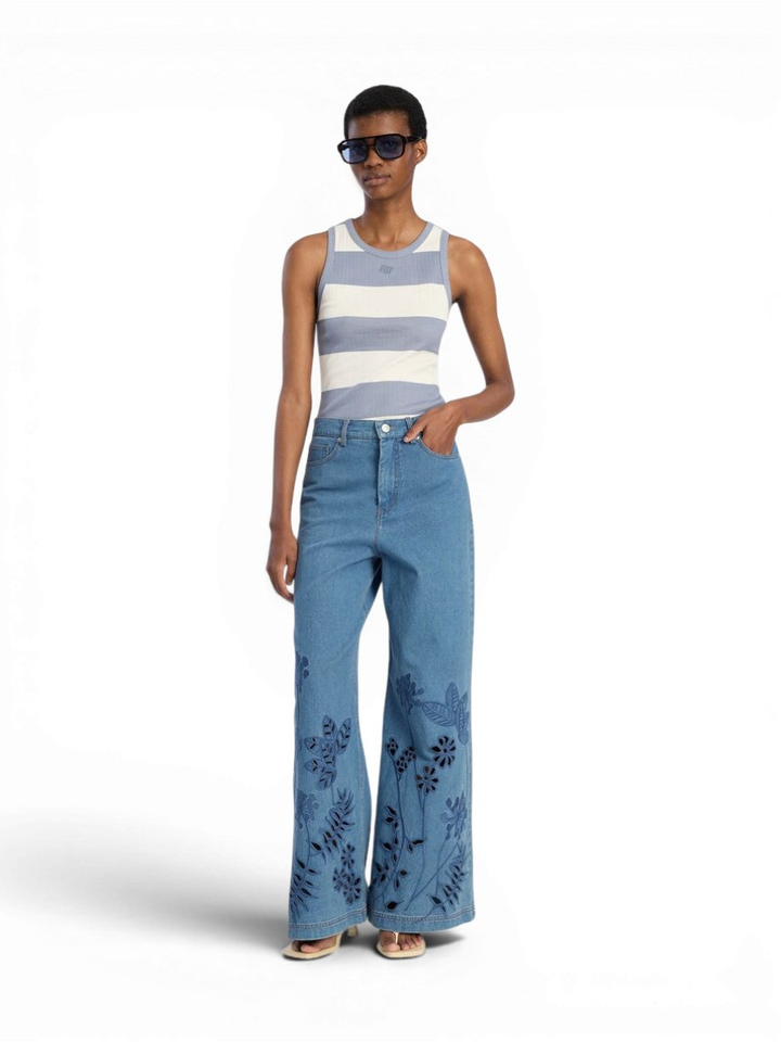 Blauwe flared jeans met broderie detail Ecube Munthe