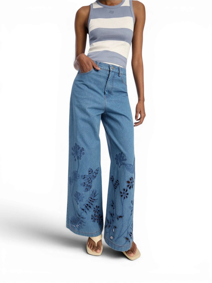 Blauwe flared jeans met broderie detail Ecube Munthe