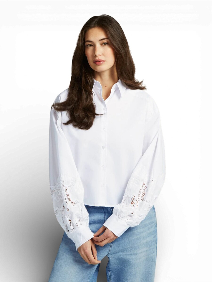 Witte bloes met kanten detail Amal Beaumont