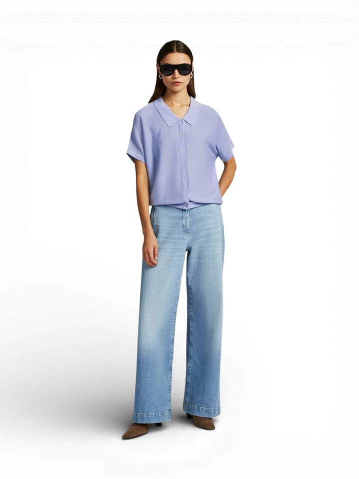 lichtblauwe cardigan met polokraag en korte mouwen Maisie Beaumont