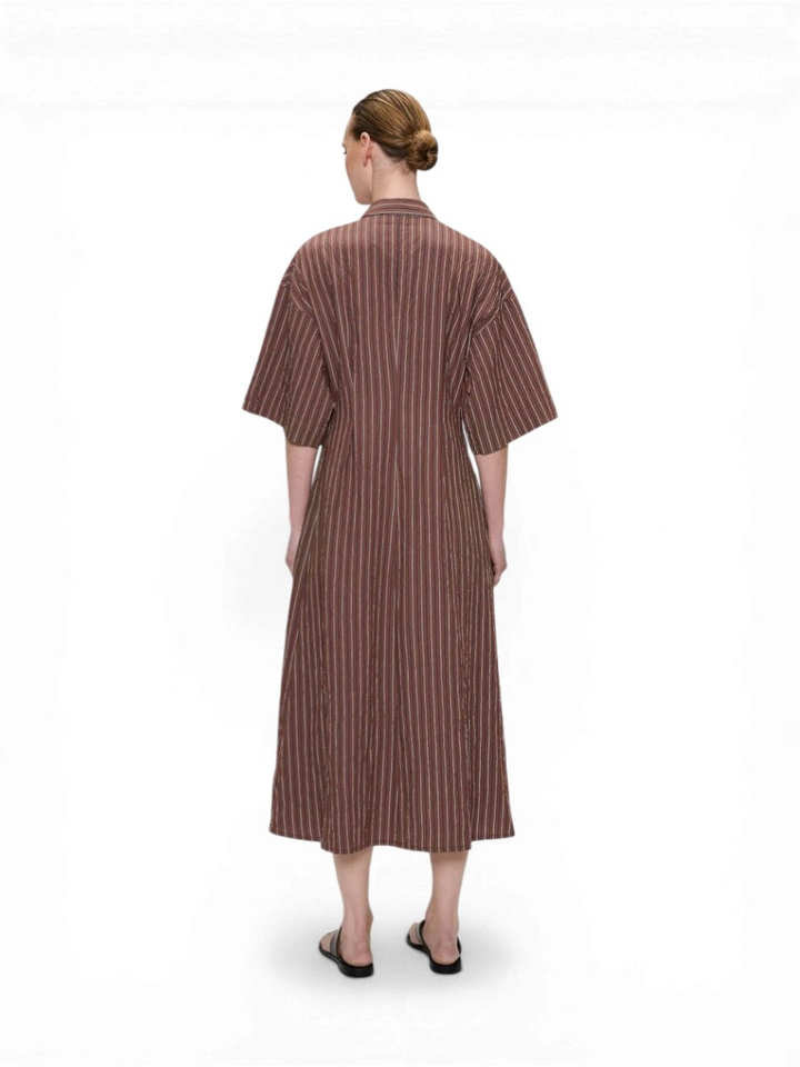 Bruine maxi-jurk met blauwe en witte streep Zenggi