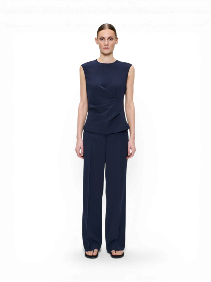 Donkerblauwe top met plooidetail Zenggi