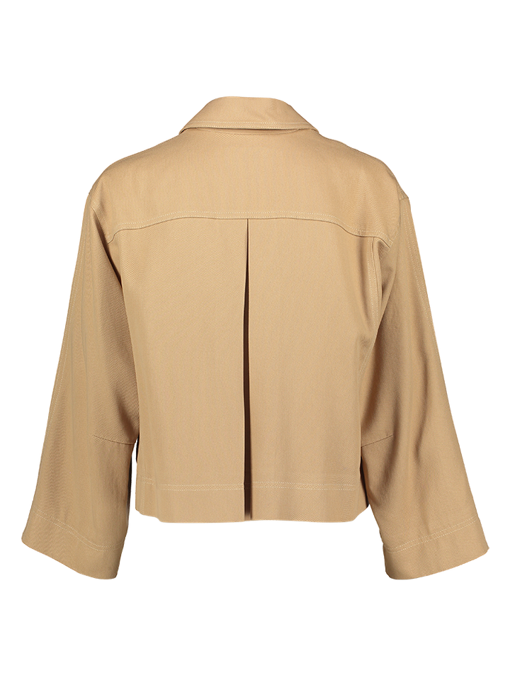Beige kort jasje met zak detail Wilton Gigue