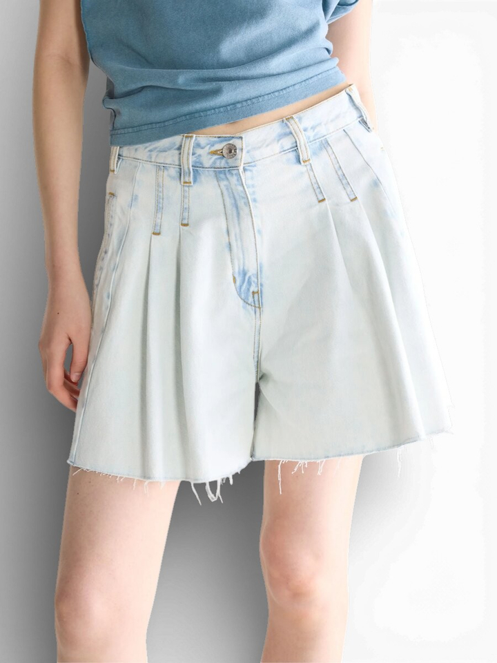 Lichtblauwe wijde jeansshort met bandplooi Bellerose 