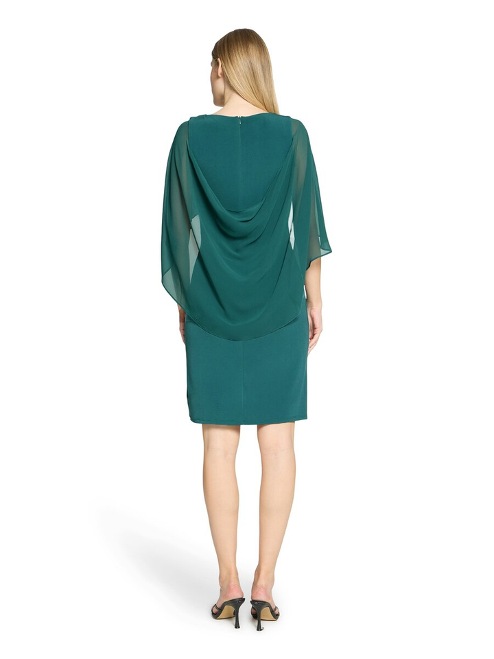 Groene feestjurk met parel detail Vera Mont