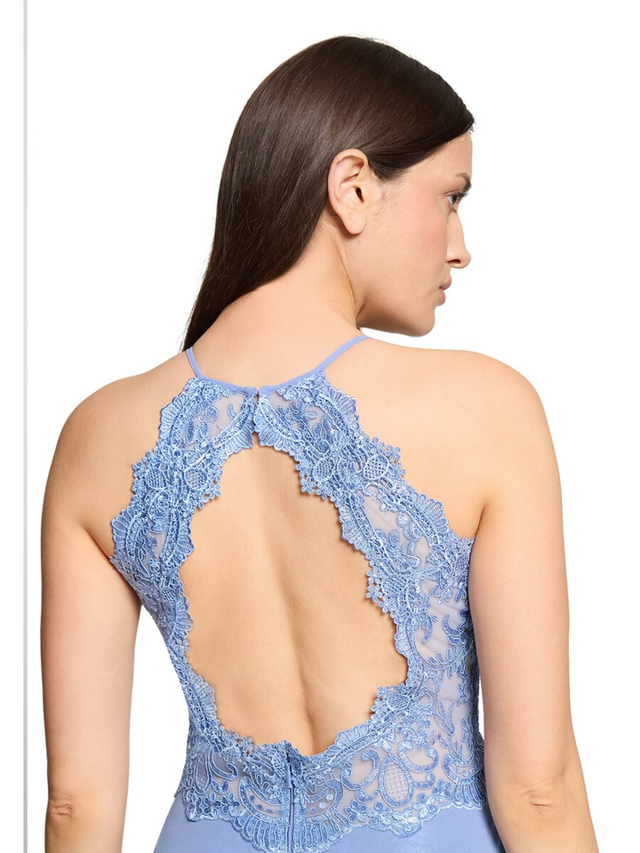 Blauwe lange feestjurk met kant en pailletten detail  Vera Mont