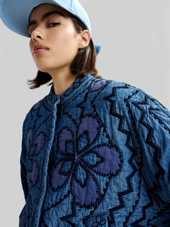 Blauwe vest met bloemenprint Jatropha Essentiel 