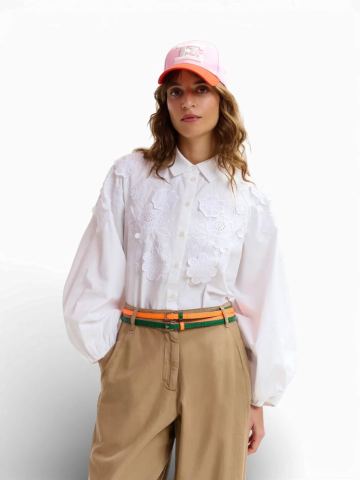 Witte bloes met bloemen Joella Essentiel