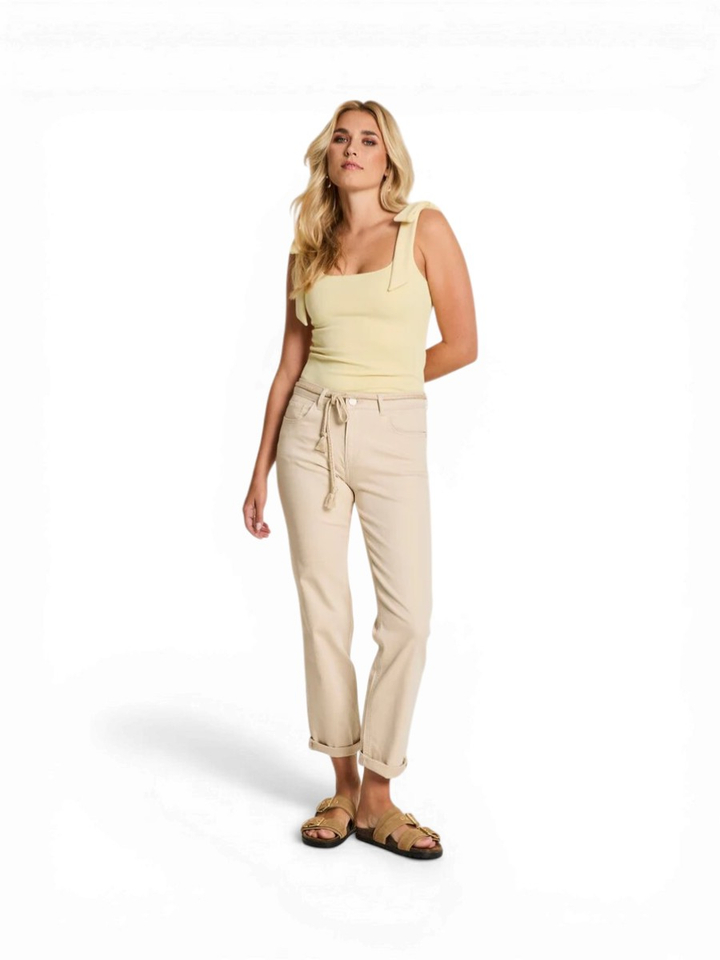 Beige jeans met fijne riem Bobby Maraera Para Mi 