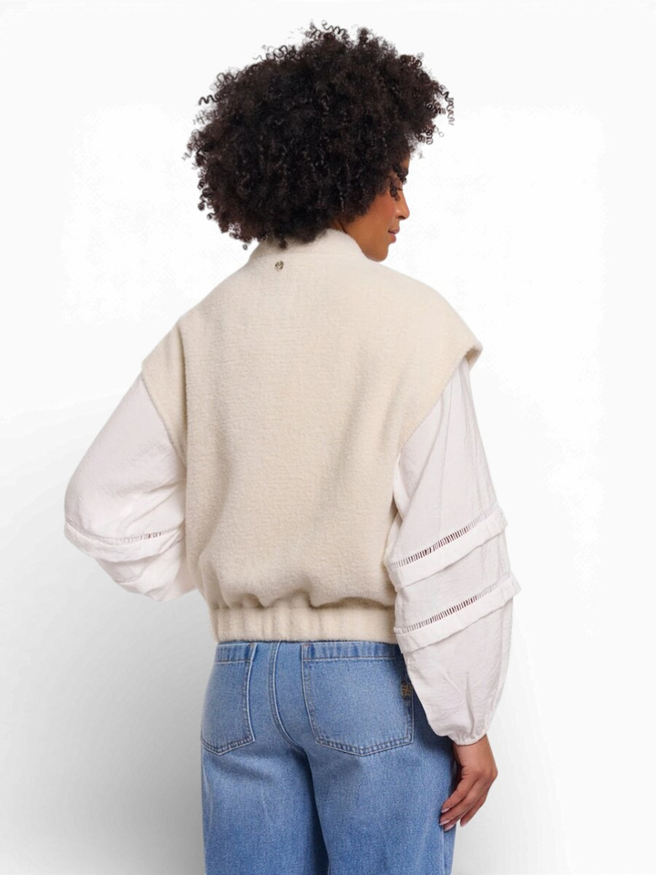 Beige gilet met knoopsluiting Teuntje Rino Pelle