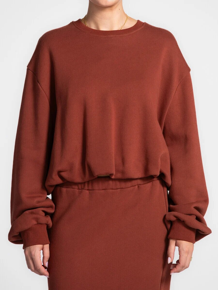 Bordeaux kleurige korte oversized trui met strop onderaan 