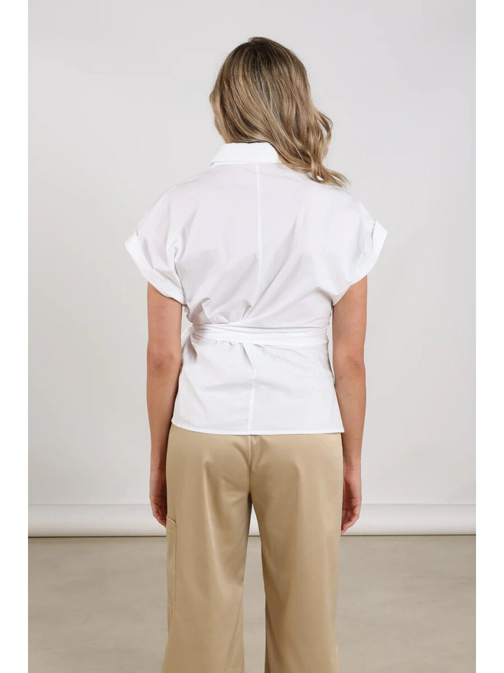 Witte bloes met knoop Aneta Nukus