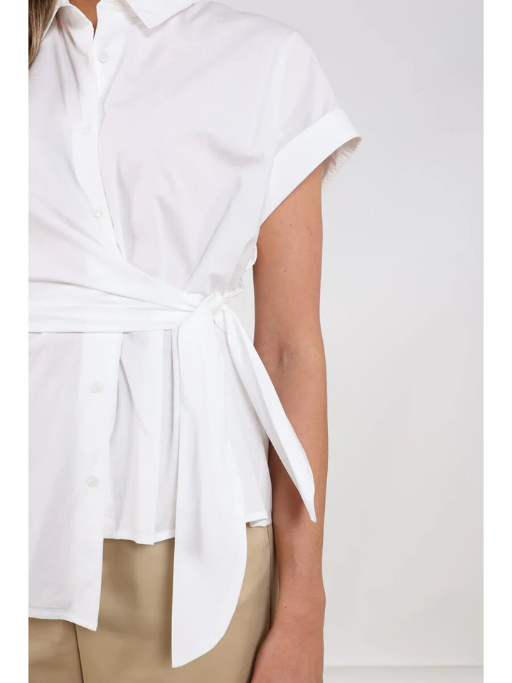 Witte bloes met knoop Aneta Nukus