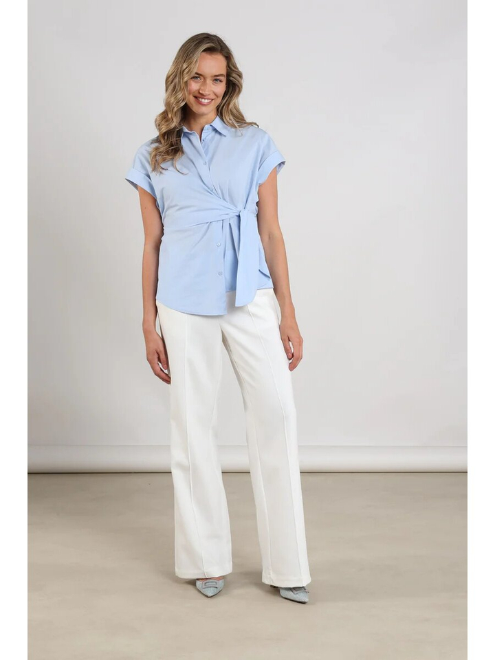 Lichtblauwe blouse met knoopsluiting Aneta Nukus