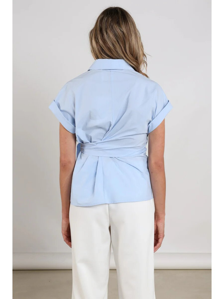 Lichtblauwe blouse met knoopsluiting Aneta Nukus