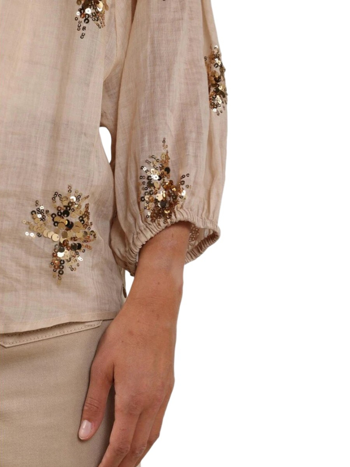 Beige bloes Lynn Nukus 