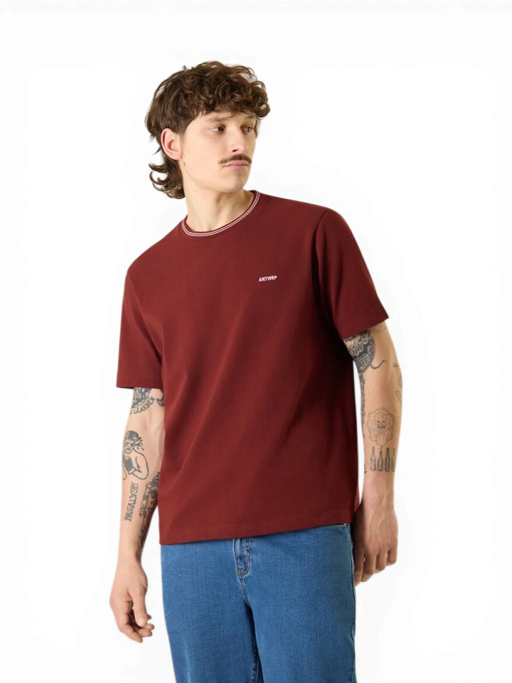 Bordeaux t-shirt met merklogo op de borst Antwrp