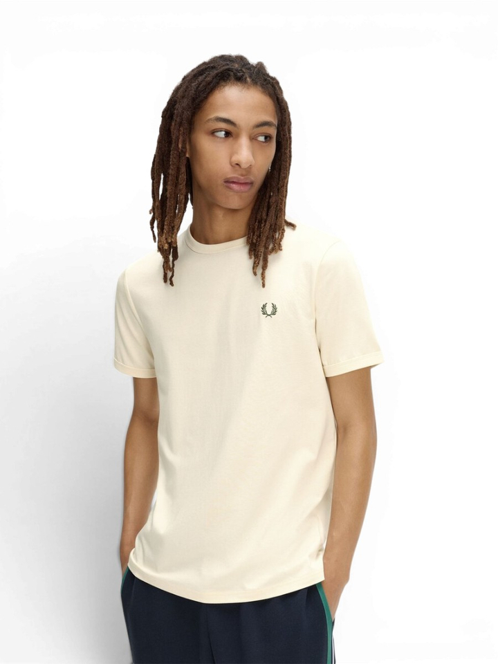 Ecru t-shirt met logo Fred Perry