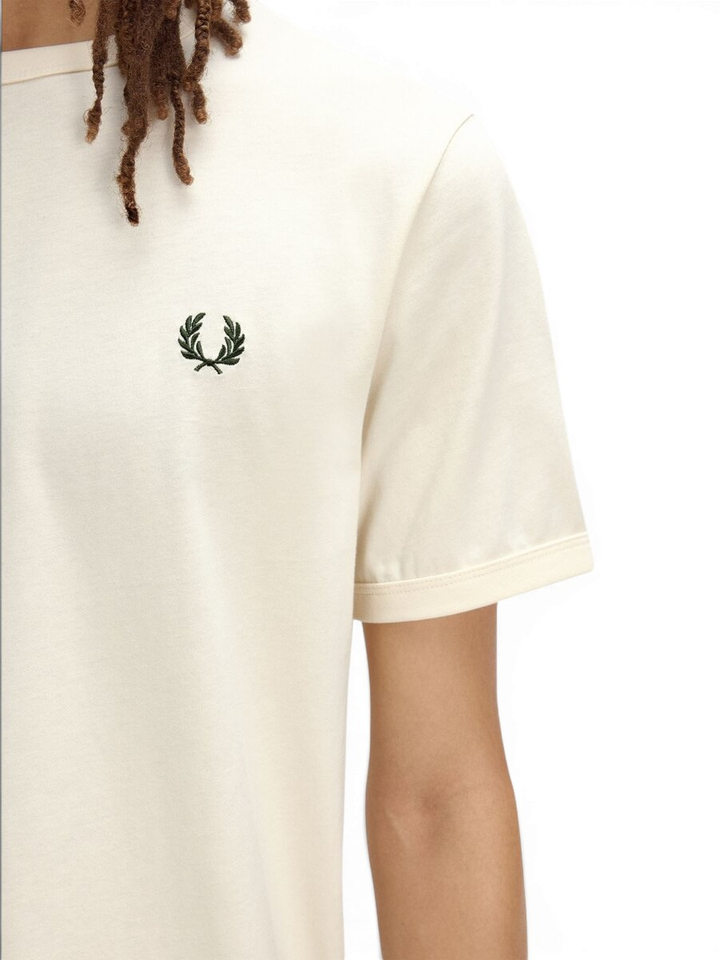 Ecru t-shirt met logo Fred Perry