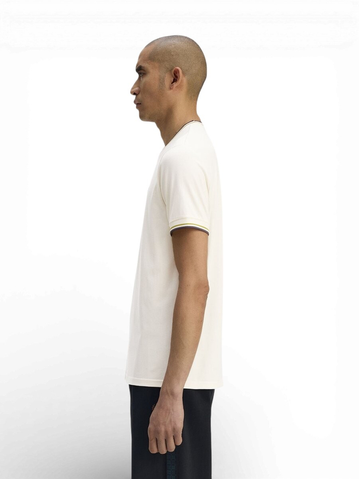 Ecru t-shirt met kleurrijke kraag Fred Perry