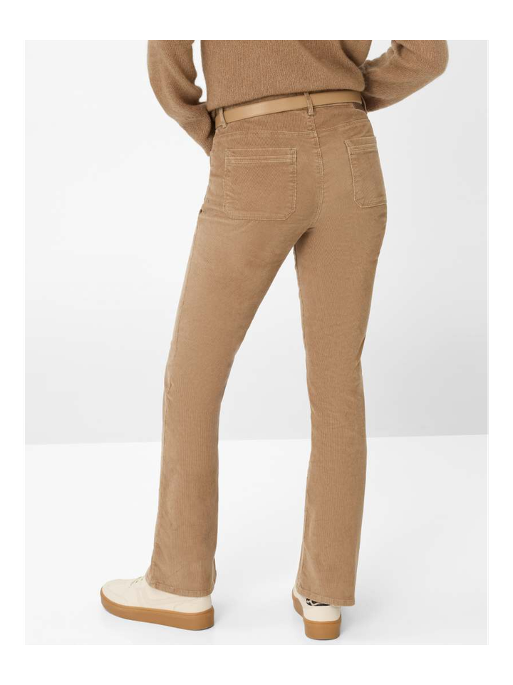 Camel kleurige bbroek in ribfluweel bootcut fit Shakira Brax 