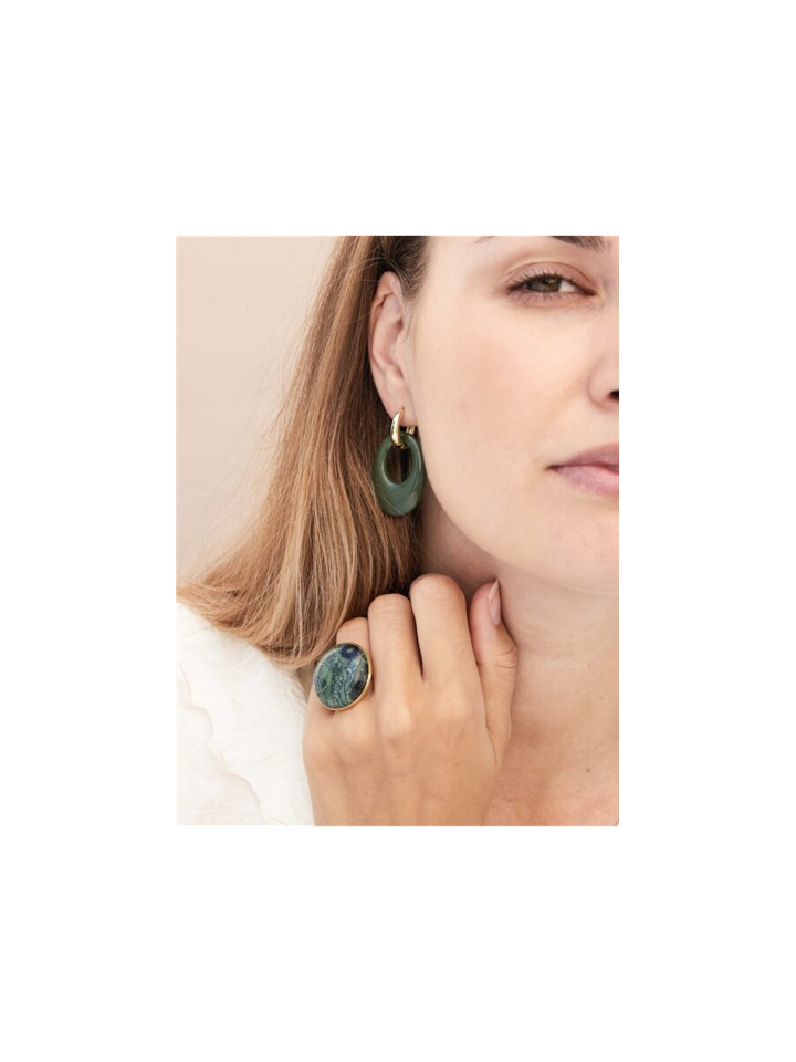 Groen melée ring met grote gemstone Ellen Beekmans