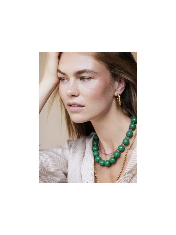 Groene kort ketting met grote ronde kralen Ellen Beekmans 