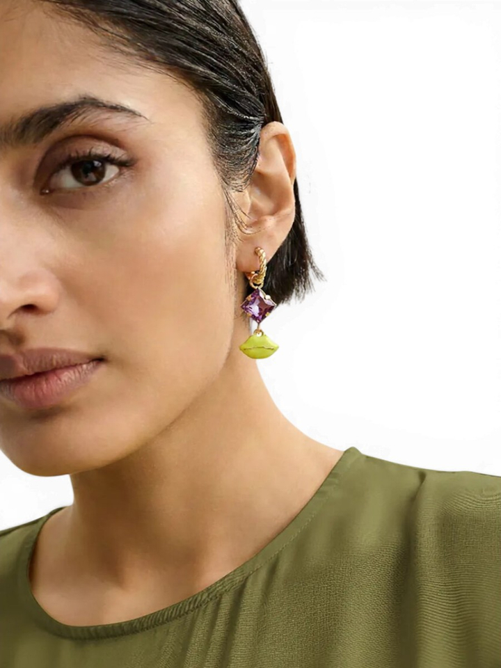 Gouden hoepeloorbellen met blauwe vogel en gele lippen Jholy Esssentiel